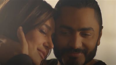 حلا شيحة تهاجم تامر حسني بسبب كليب بحبك: أنا تبت من المشاهد دي