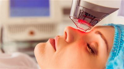 ما العمر المناسب للفتيات لإزالة الشعر بالليزر؟.. خبيرة تجميل تجيب