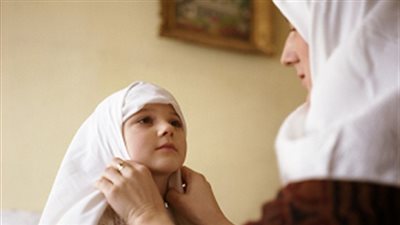 بنتي 9 سنين.. إمتى تلبس الحجاب؟.. أزهري يُجيب