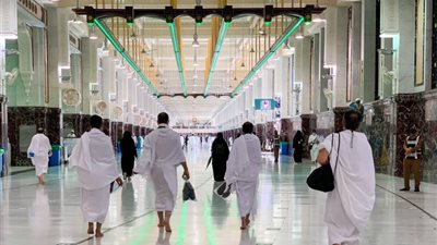 الحجاج يؤدون السعي بين «الصفا والمروة» بسهولة(صور)