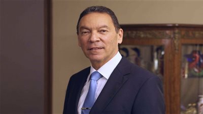 هاني الناظر يحذر من شرب الماء في زجاجات بلاستيكية تعرضت للحرارة