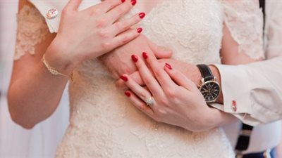 «لو انتي عروسة».. خطوات الحصول على أظافر طويلة وقوية قبل زفافك