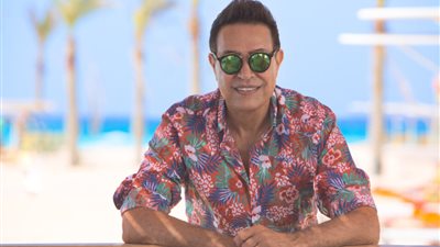 حكيم يشعل الساحل الشمالي قبل الوقفة.. وأنغام والحجار وصالح يحيون ليالي العيد