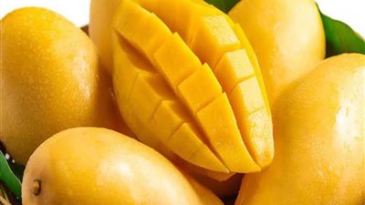 مسئول بسوق العبور يكشف عن موعد توافر وتخزين المانجو (فيديو)