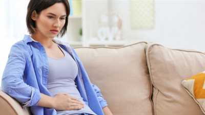 أهمها «التهاب المعدة».. أسباب آلام البطن وأعراضها وطرق علاجها