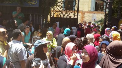 بعد امتحان الفيزياء.. طالبات ثانوية عامة: وداعًا كليات القمة