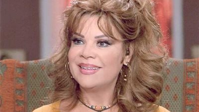 صفاء أبو السعود تكشف سرًا عن أغنيتي «أهلاً بالعيد» و«فجر الضمير»