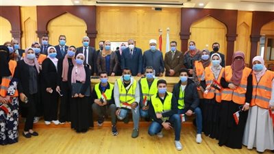 وزيرة التضامن تكرم أبطال العالم فريق إيناكتس جامعة الأزهر