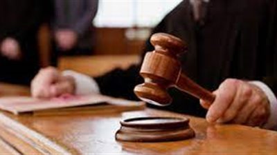 دعوى تطالب بإلغاء منع النساء من الإقامة بالفنادق دون زوجها