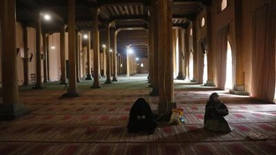 هل الصلاة في مساجد مكة تُعادل ثواب نظيرتها بالمسجد الحرام؟.. أزهري يُجيب