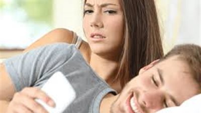 أهمها «الجنس».. 5 علامات على وجود امرأة أخرى في حياة الرجل