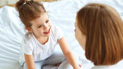 كرسي الاعتراف.. إزاي تخلي بنتك ما تكذبش عليكِ؟