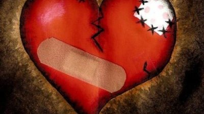 5 علامات تخبرك على بقاء الحب القديم بقلب زوجكِ