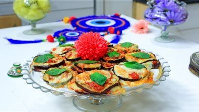 طريقة عمل باذنجان مشوي بالجبن البارميزان مع الشيف زينب مصطفى