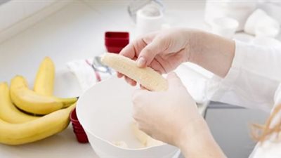 «برتقال وموز ونشا».. 3 ماسكات طبيعية لتفتيح بشرتك في منزلك