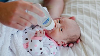 استشاري أطفال يصدم مرضى الصفرة: 