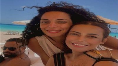 داليا مصطفى وشقيقتها وجهان لعملة واحدة.. والجمهور يعلق: 