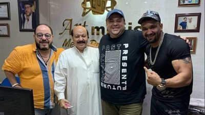 بعد توقف لمدة عام.. «تيخا» يستأنف تصوير «ميني بار» 