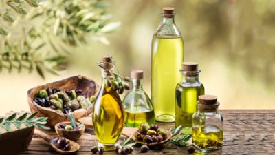 أبرزها «يحسن الخصوبة».. 6 فوائد صحية لتدليك السرة بالزيوت