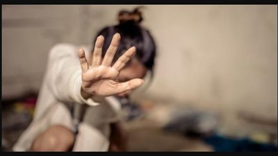 «هغتصبك في العربية».. سائق 