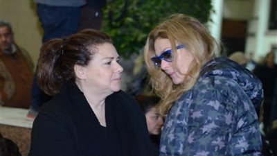 يسرا ناعية دلال عبد العزيز برسالة مؤثرة: «راحت لحبيبها»