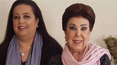 ابنة رجاء الجداوي تروي باكية علاقة والدتها بروضة| فيديو