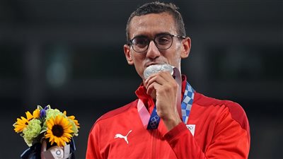 منى عبد الهادي.. قصة أم صنعت بطلًا في الأولمبياد