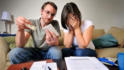 عاملها معاملة العبيد.. «سارة» تتحرر من جحيم زوجها بالخلع