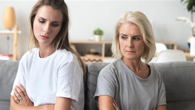 لو بنتك طردتك من بيتها في صباحيتها.. هتزوريها تاني؟.. أبو بكر يُجيب