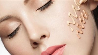 كيف اختار كريم أساس يناسب لون بشرتي؟.. خبيرة مكياج تُجيب