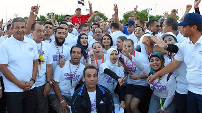 السيسي صاحب أول تجربة شبابية مُلهمة.. كسر جدار العزلة بين الدولة والشباب.. أعاد الثقة في قدراتهم وفند فكرة أننا لا نملك صفًا ثانيًا.. 200 مليار جنيه قروضًا ميسرة لهم لإنشاء مشروعات صغيرة