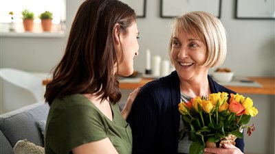 العواقب وخيمة.. 4 أخطاء محظورة في علاقتك مع حماتك