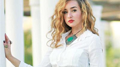 هنا الزاهد: اسم أحمد فهمي على تليفوني «بوبي».. وقفلت مطعم وأنا صغيرة