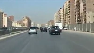 النشرة المرورية.. كثافات متحركة بمحاور القاهرة والجيزة