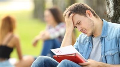 إزاي تتعاملي مع ابنك لو زعلان من نتيجة الثانوية العامة؟ اقرئي النصائح دي