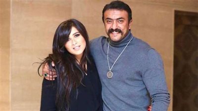 شقيق ياسمين عبد العزيز يُثير شكوك انفصالها عن العوضي رغم نفي الأخير