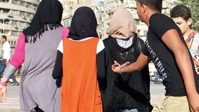 «ما تمشيش بالمايوه في الشارع».. حملة لمواجهة التحرش بالإسكندرية