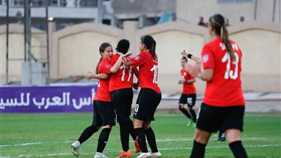 كأس العرب للسيدات | لاعبات المنتخبات العربية يتفاعلن مع حملة 