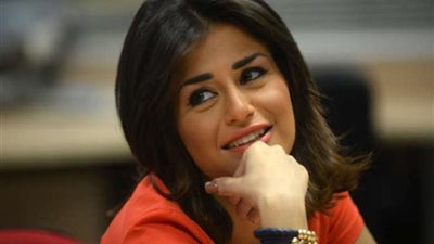 شاهد.. منة فضالي بالبيجامه داخل منزلها