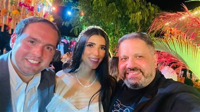 حفل خطوبة ريم سامي| أكرم حسني يرقص مع البنات ويغني مع مي عمر.. وهالة سرحان أول المعازيم