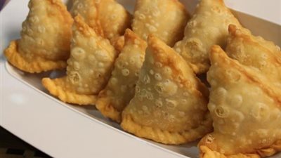 طريقة عمل السمبوسك في بيتك.. مش هاتكلفك كتير 