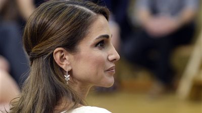 كيف هنئت الملكة رانيا 