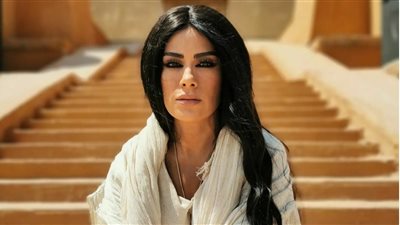 هند صبري تتفاعل مع إطلالة صبا مبارك بـ«إيموشن» النار