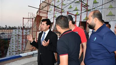 أشرف صبحي يتفقد الأعمال الإنشائية في فرع « The Club 2» بـ شيراتون