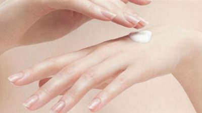 طرق تحافظ على نعومه يديكِ في فصل الشتاء بخطوتين فقط