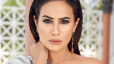 هند صبري تخطف الأنظار على إنستجرام بـ«بلوزة بيج»