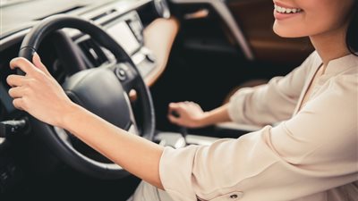 لو بتتعلمي السواقة.. 4 نصائح قبل قيادة السيارة بمفردك