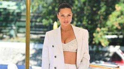 البدلة هاف استومك.. الطقم الذي أشعل مهرجان فينيسيا