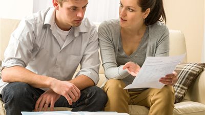 7 نصائح للتعامل مع «الزوج المُسرف» أبرزها التدريب والإقناع