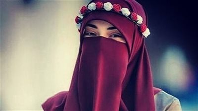 «الإفتاء» تبين حُكم من تُظهر أجزاء من وجهها وهي مرتدية النقاب؟